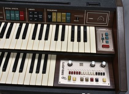 Farfisa-Professional 88R maybe needing TLC